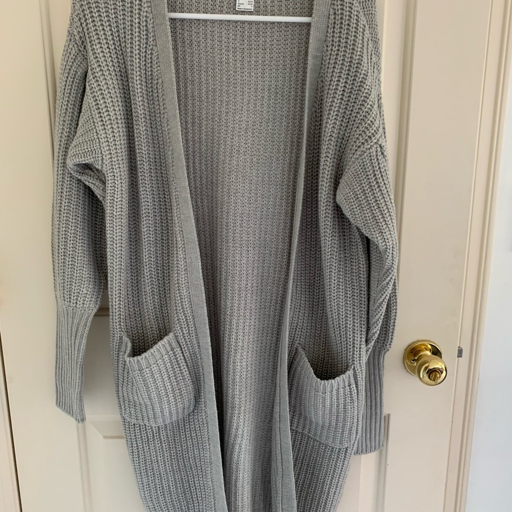 NWOT VENUS Long Gray Knit Cardigan Sweater
